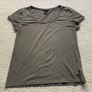 Grey T-Shirt - H&M - Size Large 🩶